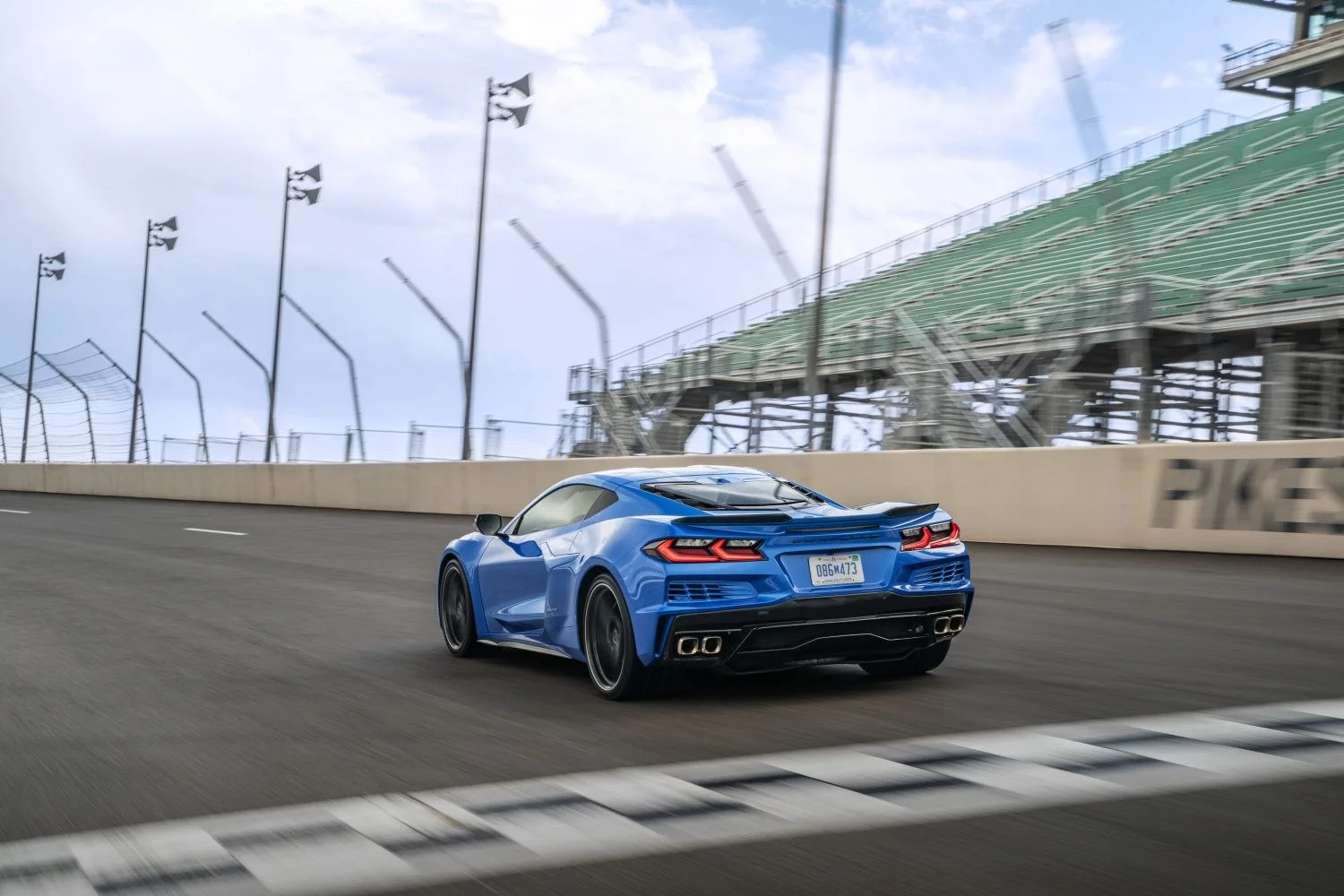 Chevrolet Corvette E-Ray 6.2 V8 (655 Hp) e-AWD DCT (USA)2023 - thumbnail 8