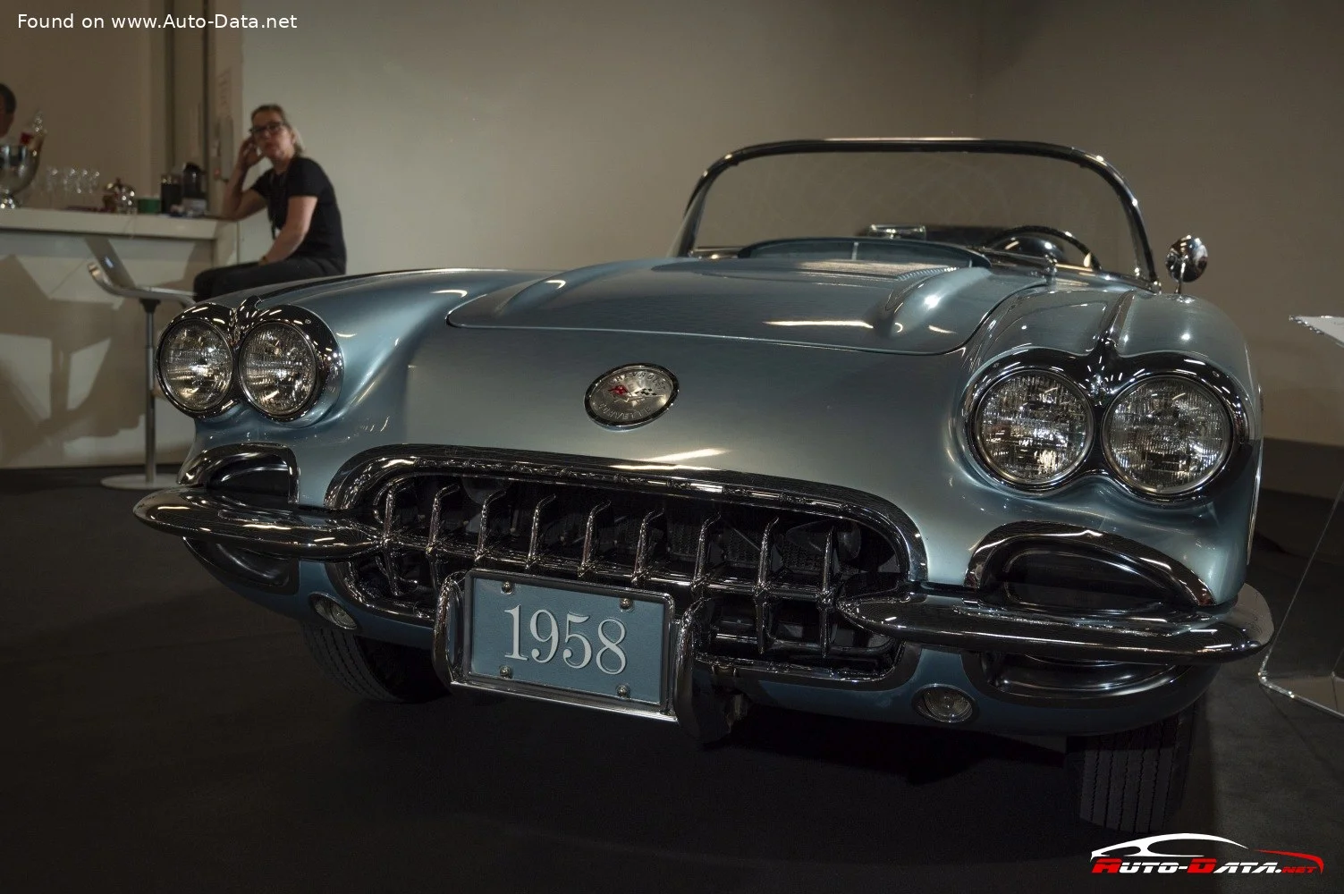 Chevrolet Corvette Chevrolet Corvette Convertible (C1) thumbnail 2