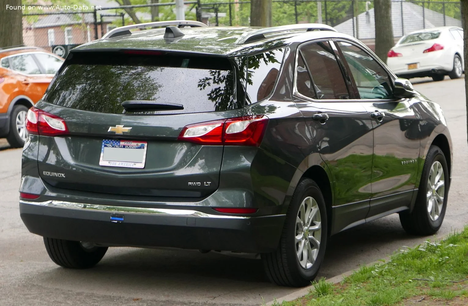 Chevrolet Equinox 1.5i (173 Hp) Automatic2017 - 2021 thumbnail 3