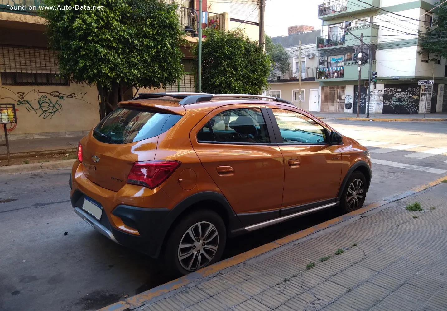 Chevrolet Onix 1.0 (78/80 Hp) Ethanol2017 - 2019 thumbnail 2