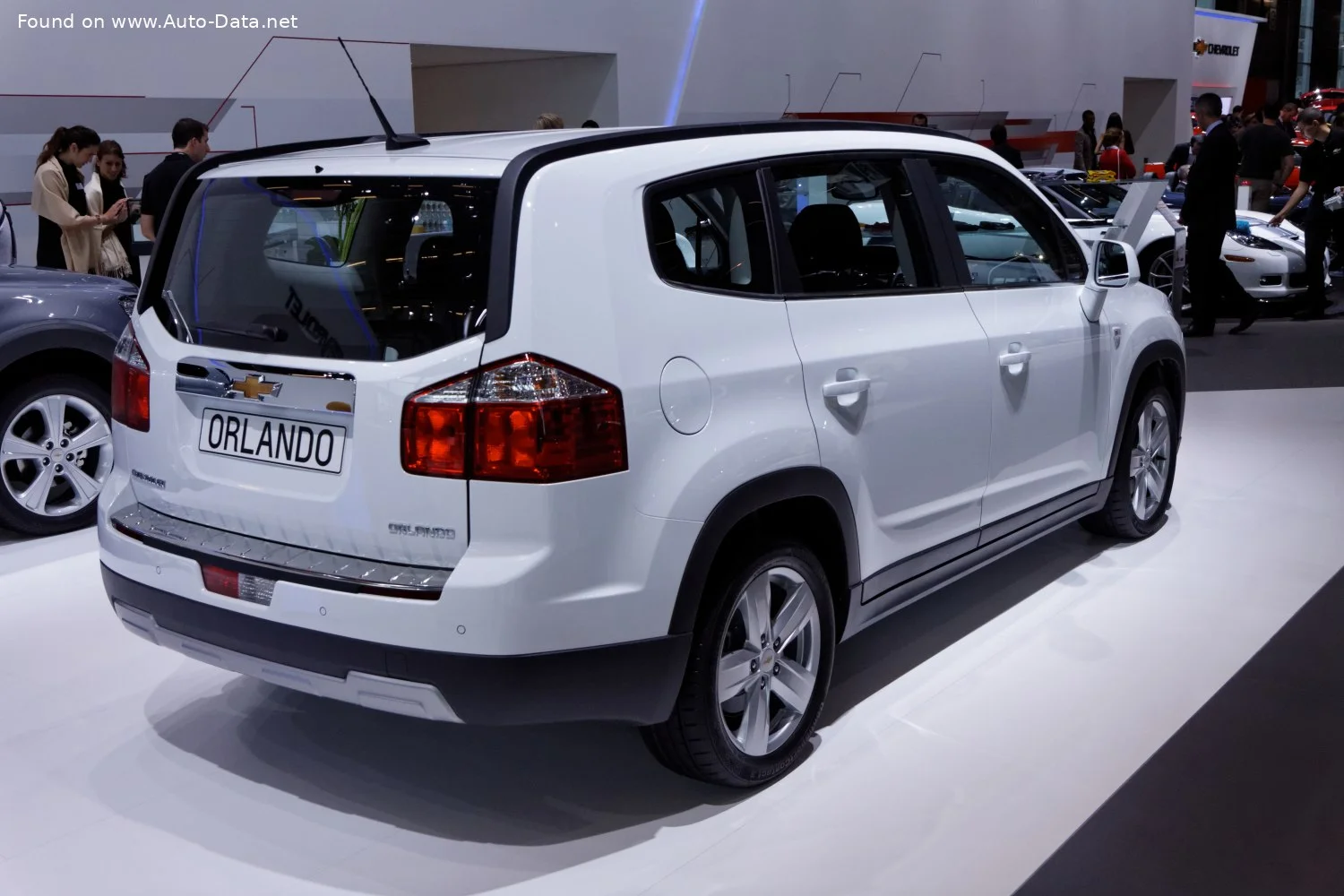 Chevrolet Orlando 1.4 turbo (140 Hp)2011 - 2018 thumbnail 9