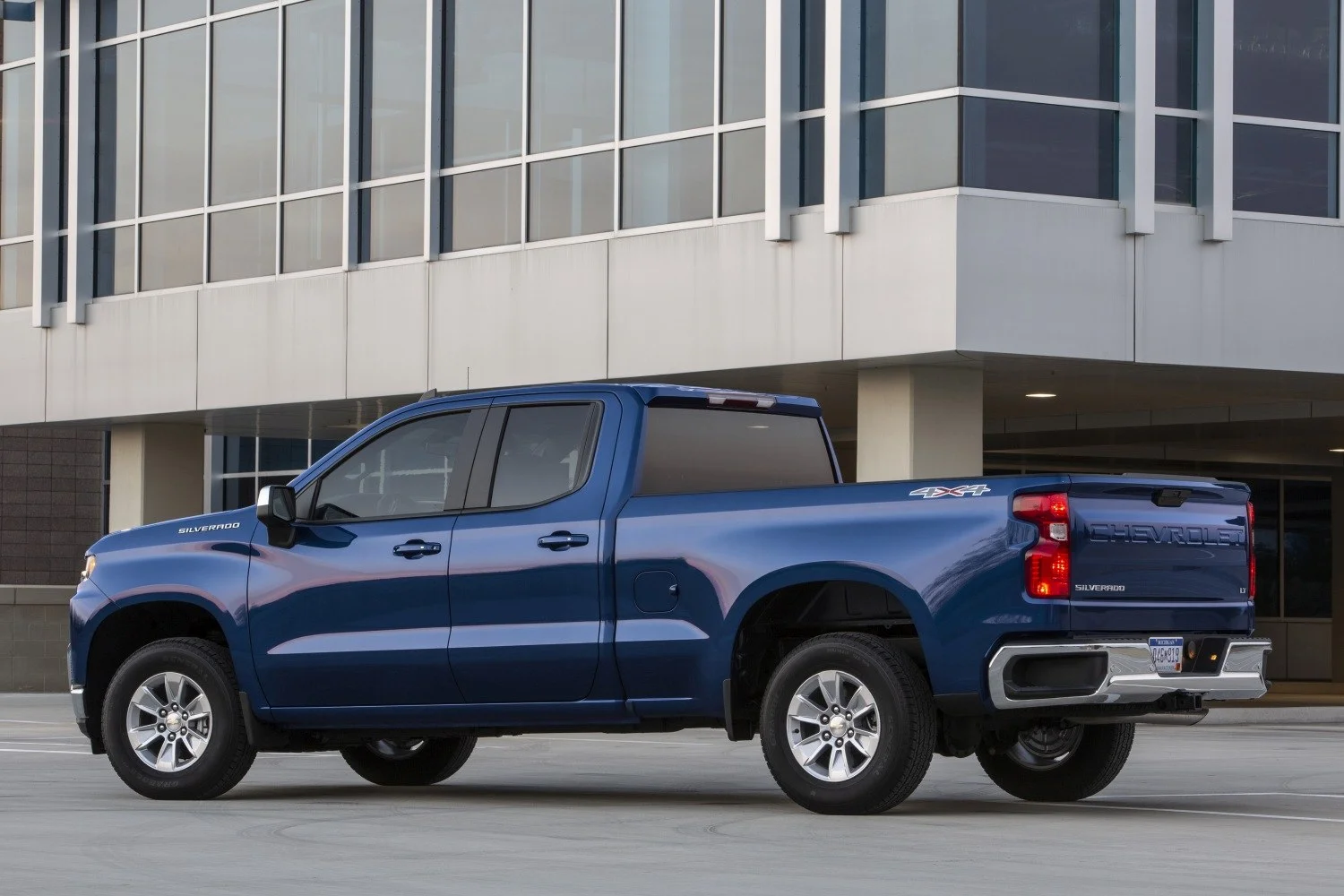 Chevrolet Silverado 1500 2.7 Turbo (310 Hp) 4WD Automatic2018 - 2021 thumbnail 3