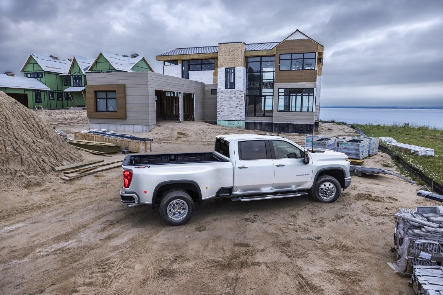 Chevrolet Silverado 3500 HD 6.6 Duramax TD V8 (470 Hp) 4WD DRW Automatic2024 - thumbnail 2