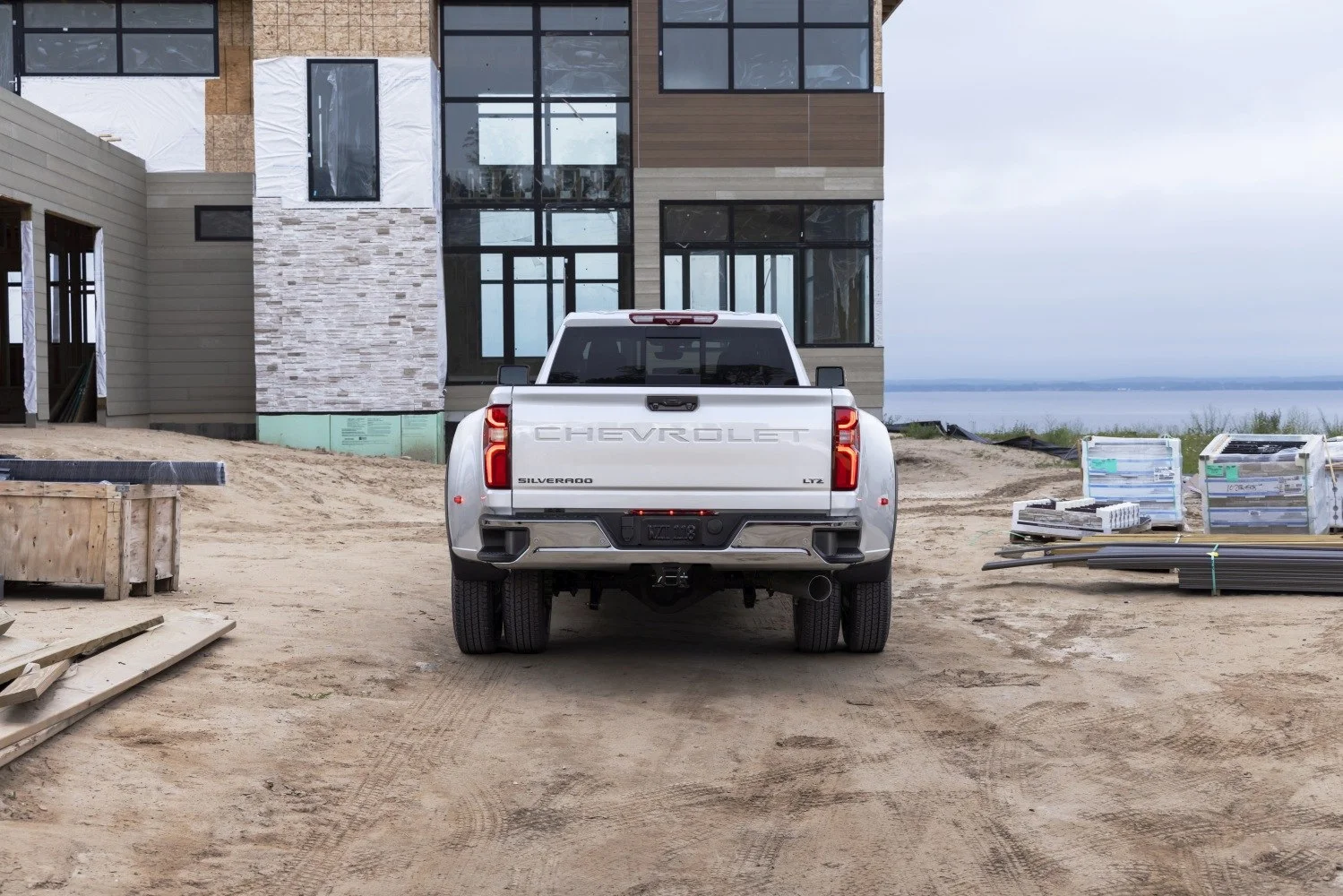 Chevrolet Silverado 3500 HD 6.6 Duramax TD V8 (470 Hp) 4WD DRW Automatic2024 - thumbnail 3