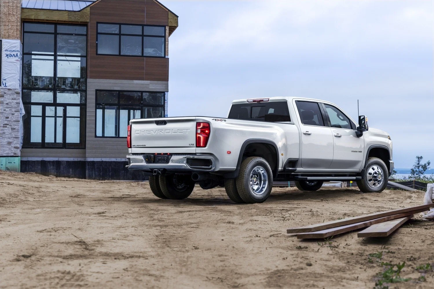 Chevrolet Silverado 3500 HD 6.6 Duramax TD V8 (470 Hp) 4WD DRW Automatic2024 - thumbnail 4