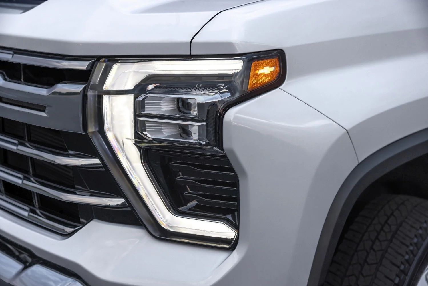 Chevrolet Silverado 3500 HD 6.6 Duramax TD V8 (470 Hp) 4WD DRW Automatic2024 - thumbnail 9