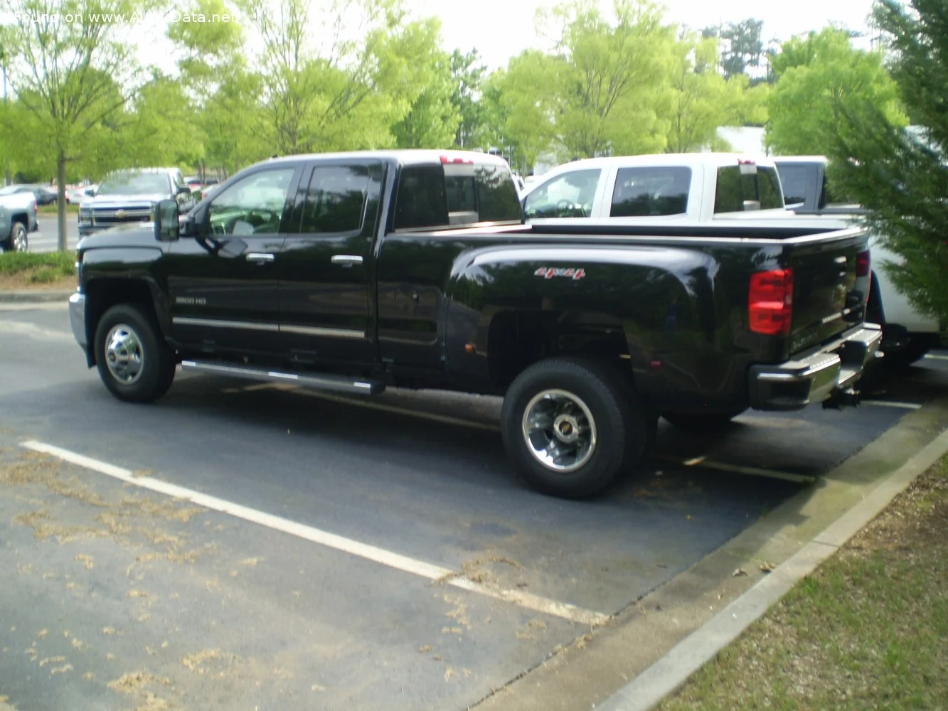 Chevrolet Silverado 3500 HD 6.0 V8 (301 Hp) Automatic CNG2015 - 2016 thumbnail 2