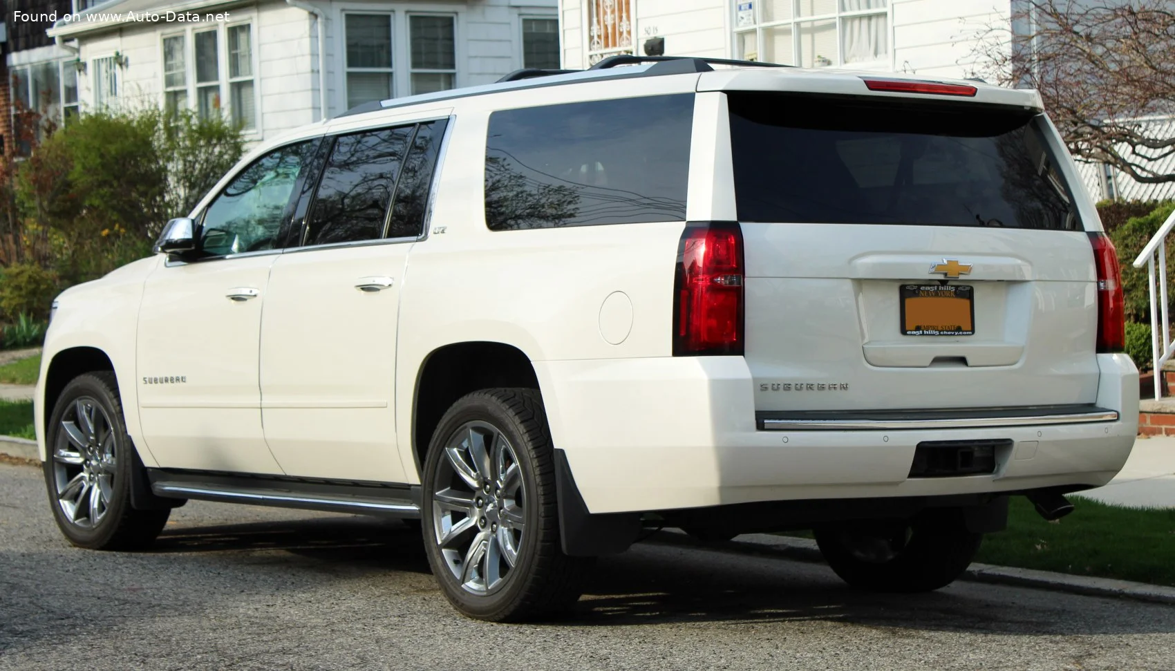 Chevrolet Suburban 5.3 EcoTec V8 (355/380 Hp) Flex Fuel Automatic2015 - 2016 thumbnail 2