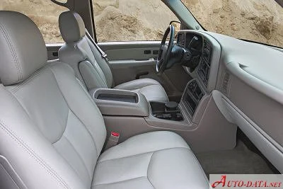 Chevrolet Suburban 5.3 i V8 1500 (288 Hp)2000 - 2004 thumbnail 9