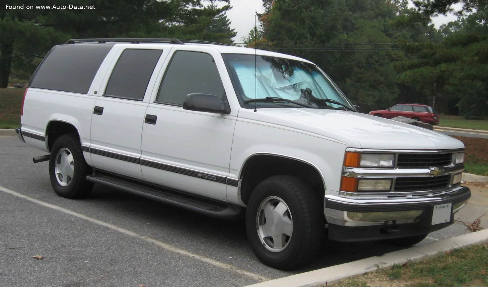 Chevrolet Suburban 5.7 i V8 (200 Hp)1991 - 1999 thumbnail 2