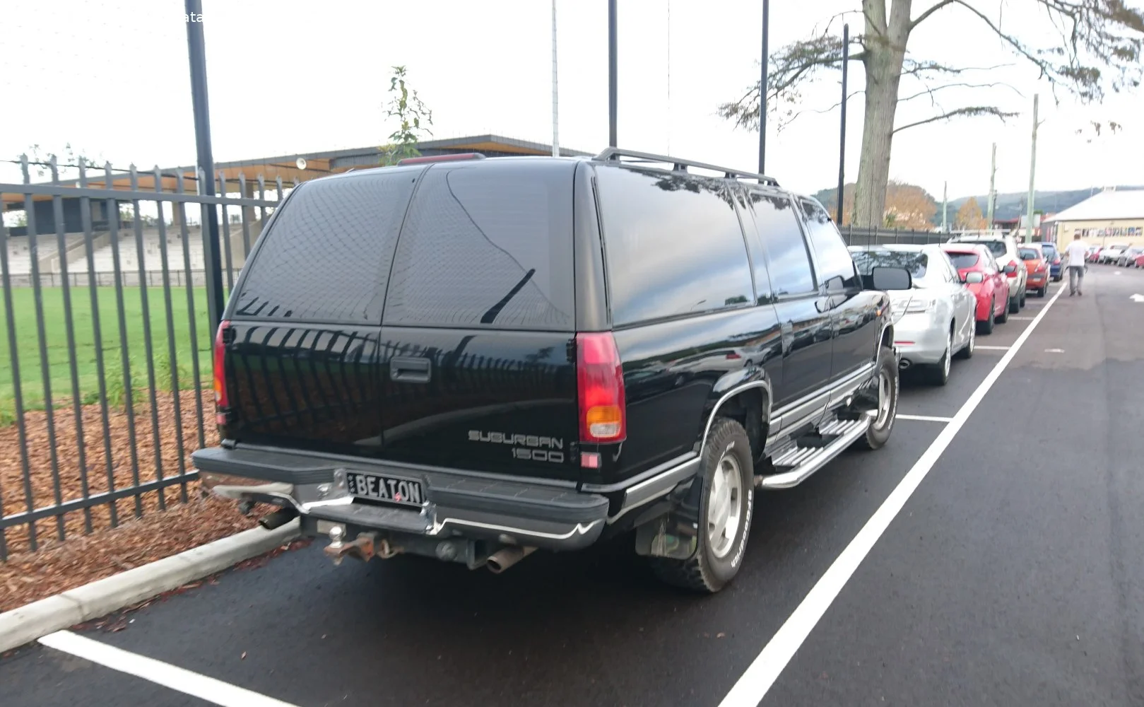 Chevrolet Suburban 5.7 i V8 (200 Hp)1991 - 1999 thumbnail 4