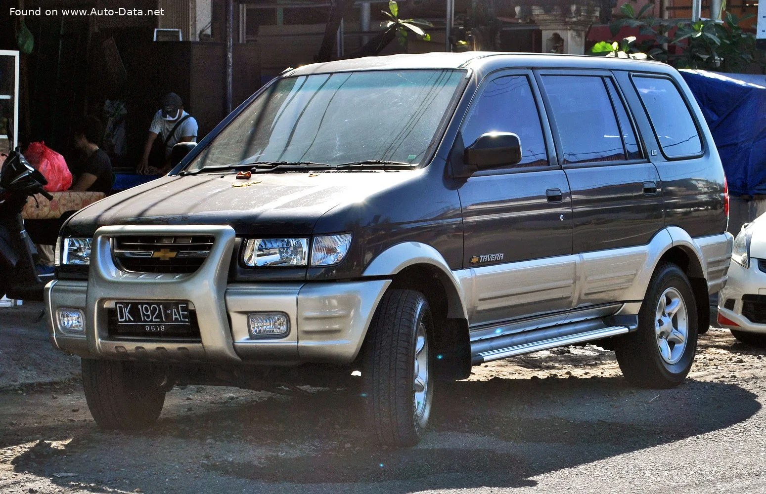 Chevrolet Tavera 2.2i (117 Hp)2002 - 2017 thumbnail 3