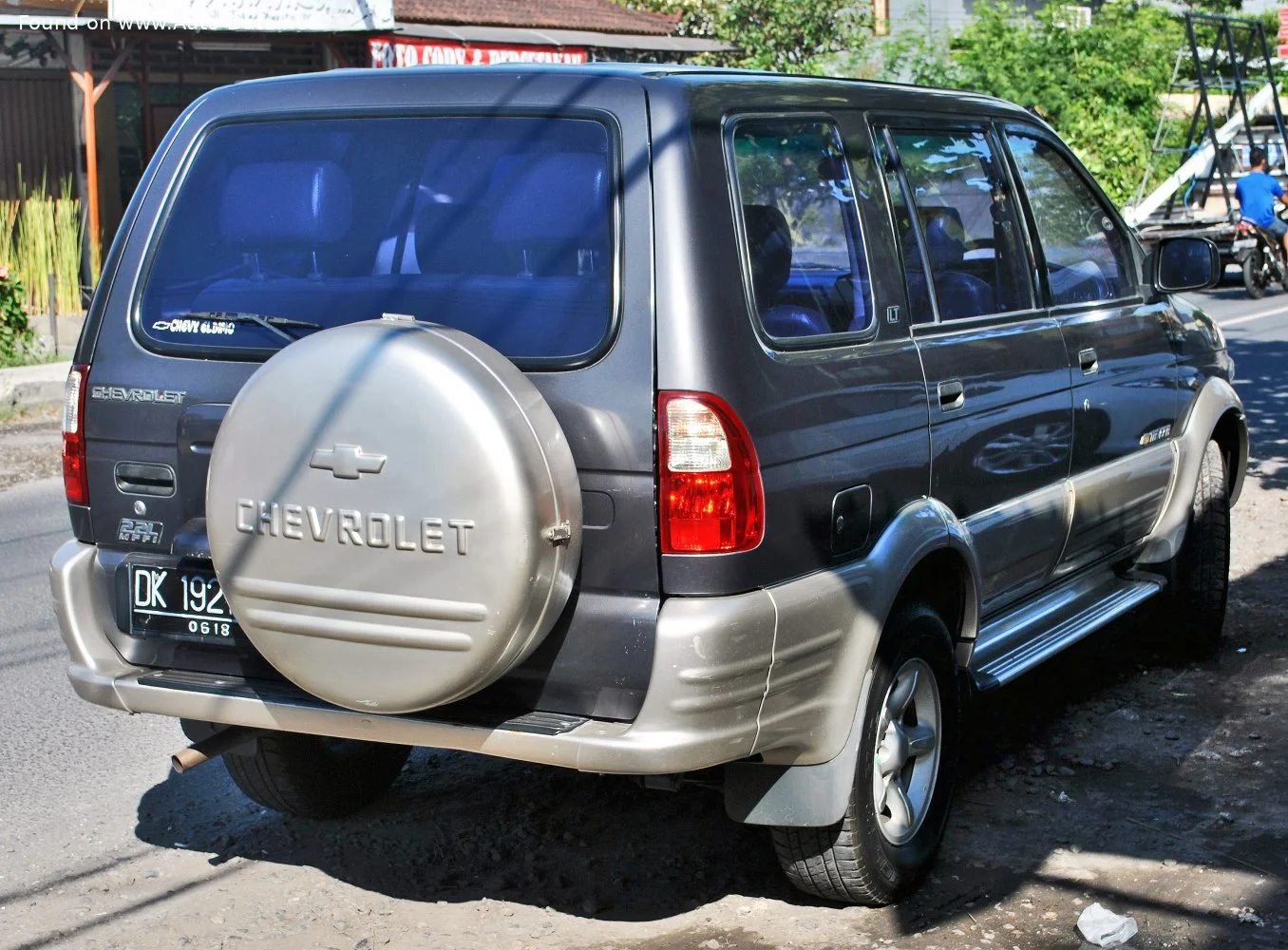 Chevrolet Tavera 2.2i (117 Hp)2002 - 2017 thumbnail 5