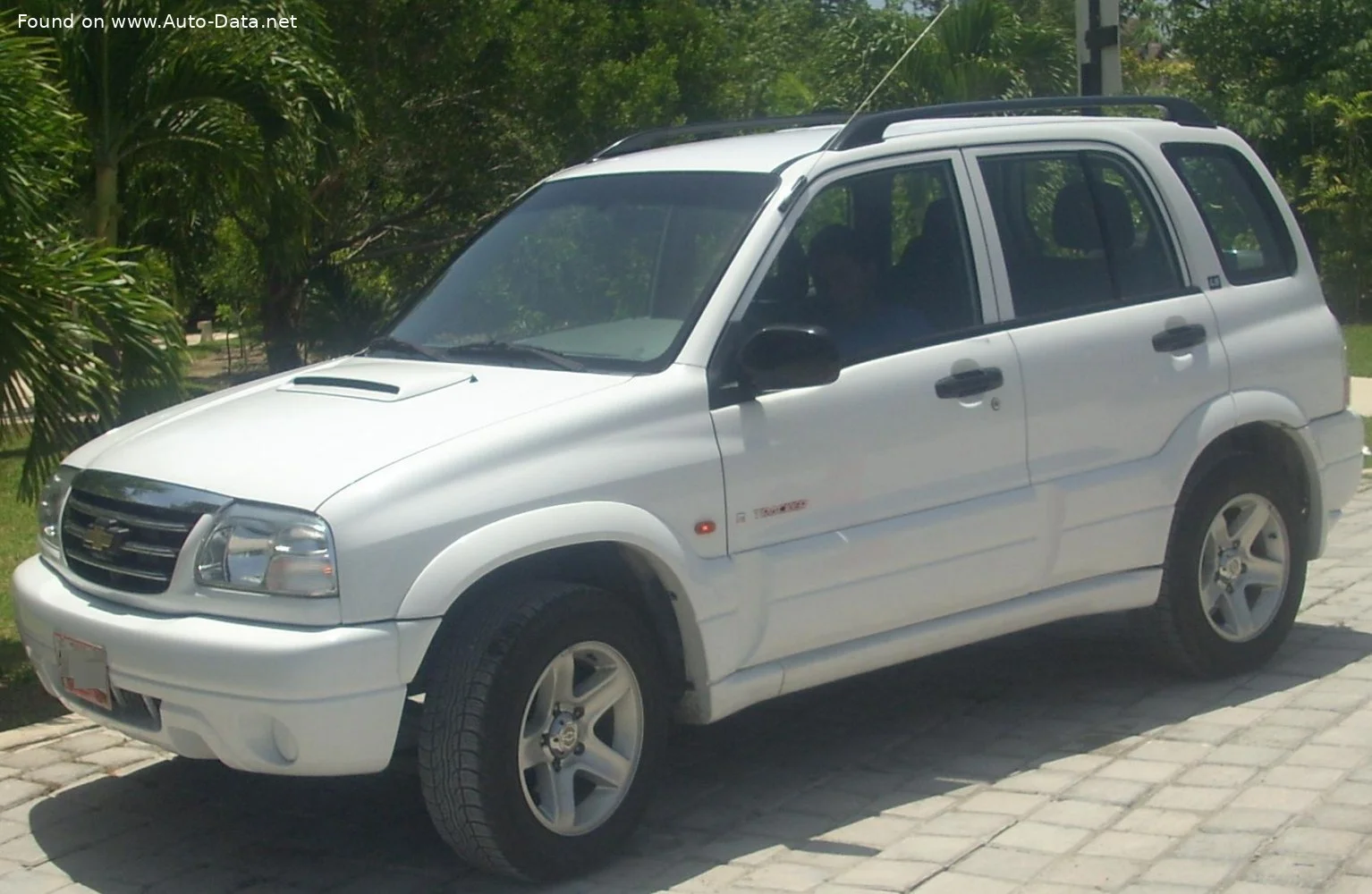 Chevrolet Tracker 1.6 i 16V (97 Hp)1998 - 2002 thumbnail 4