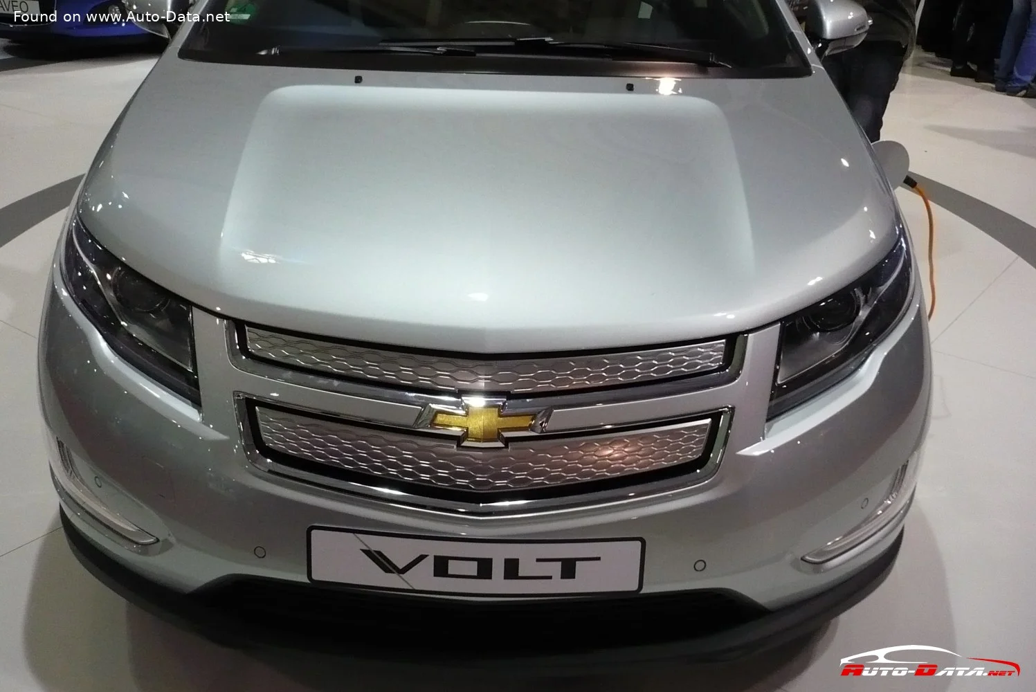 Chevrolet Volt 1.4 (150 Hp) Plug-in Hybrid2011 - 2012 thumbnail 2