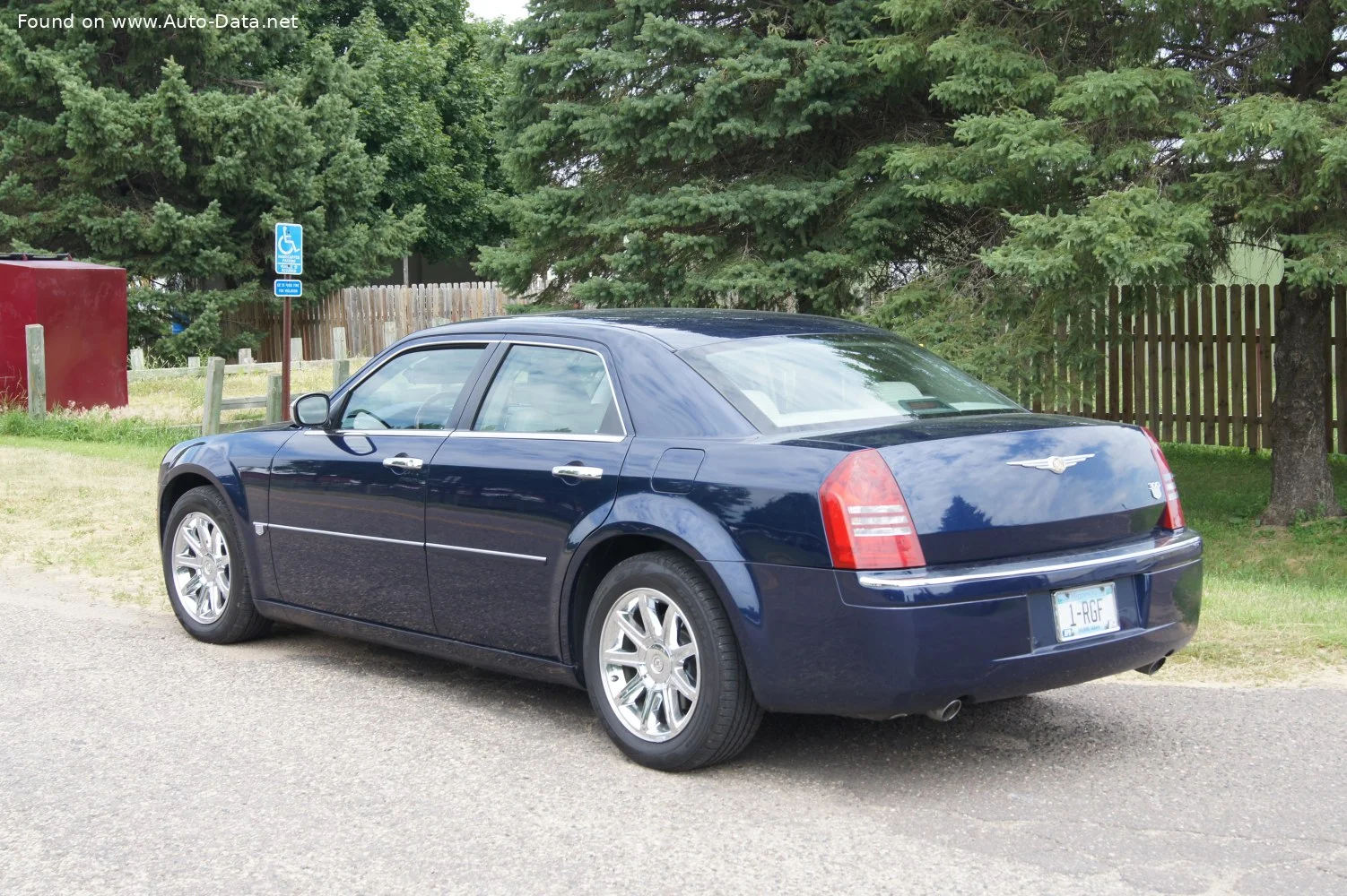 Chrysler 300 2.7 V6 (181 Hp) Automatic2004 - 2010 thumbnail 2