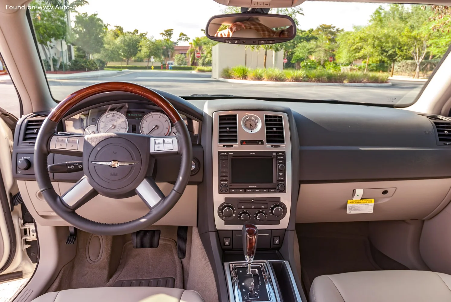 Chrysler 300 2.7 V6 (181 Hp) Automatic2004 - 2010 thumbnail 5