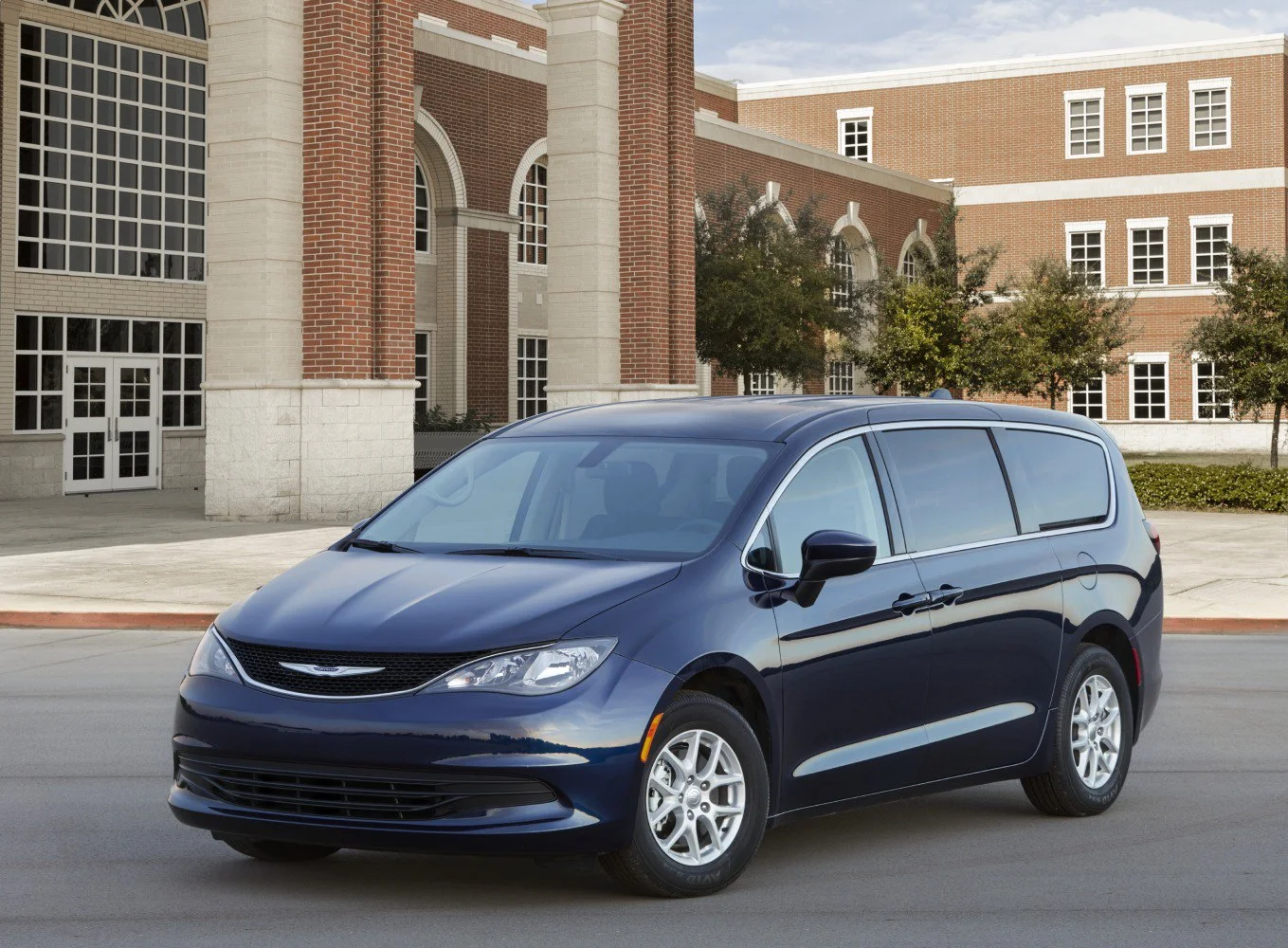 Chrysler Voyager 3.6 Pentastar V6 (291 Hp) TorqueFlite2019 - 2021 thumbnail 5