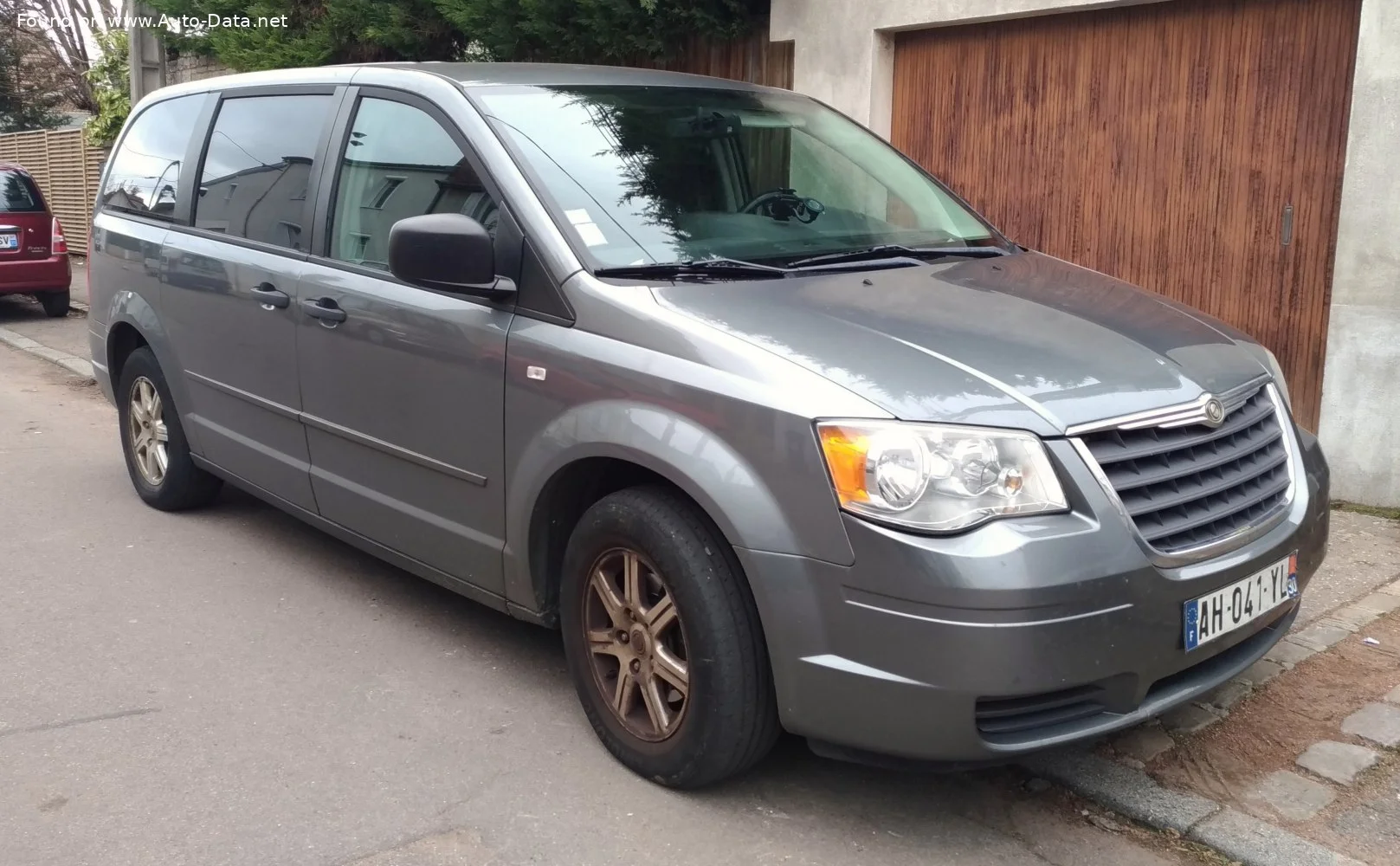 Chrysler Voyager 2.4i R4 16V (147 Hp)2007 - 2011 - 1