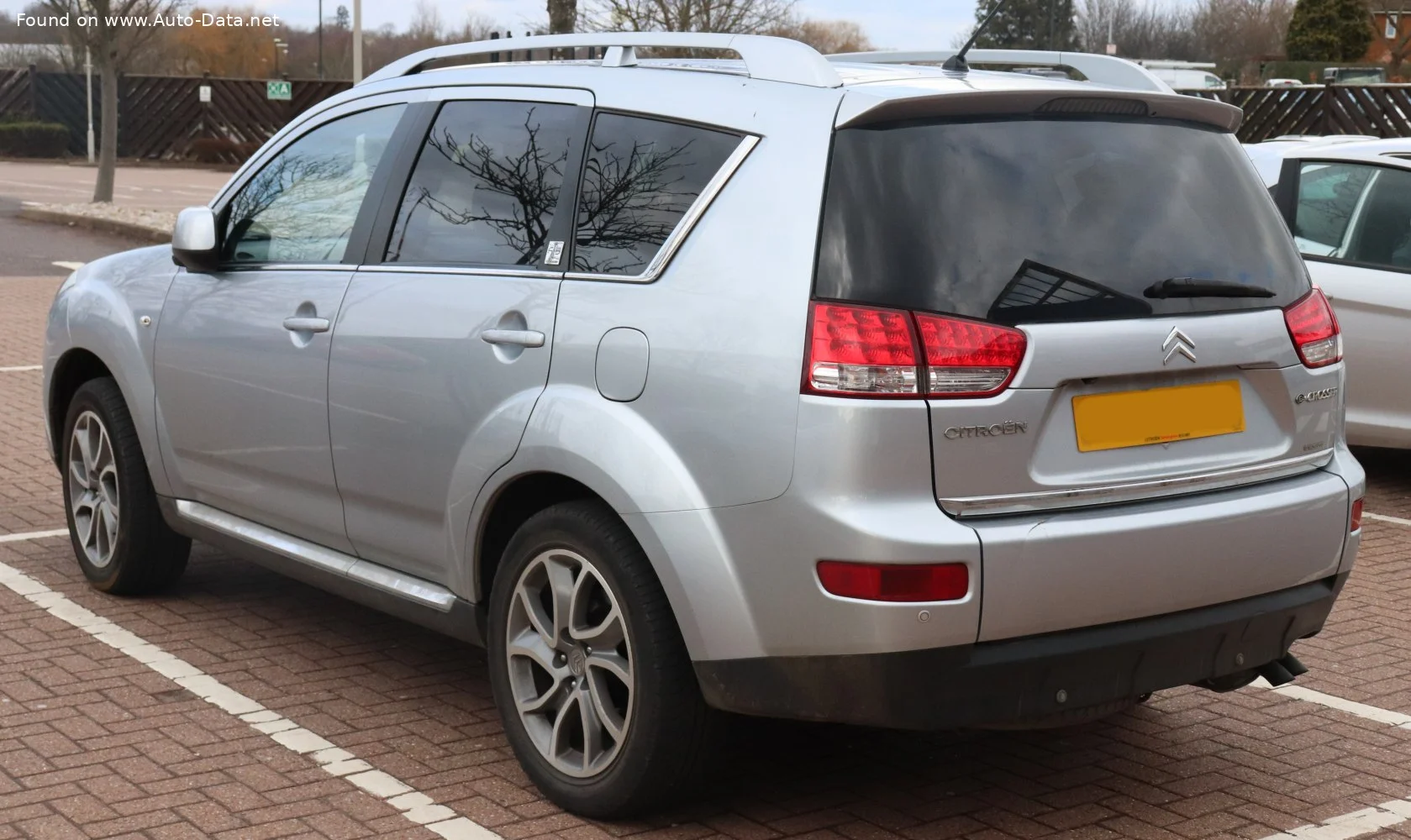 Citroen C-Crosser 2.2 HDi (156 Hp)2007 - 2012 thumbnail 2