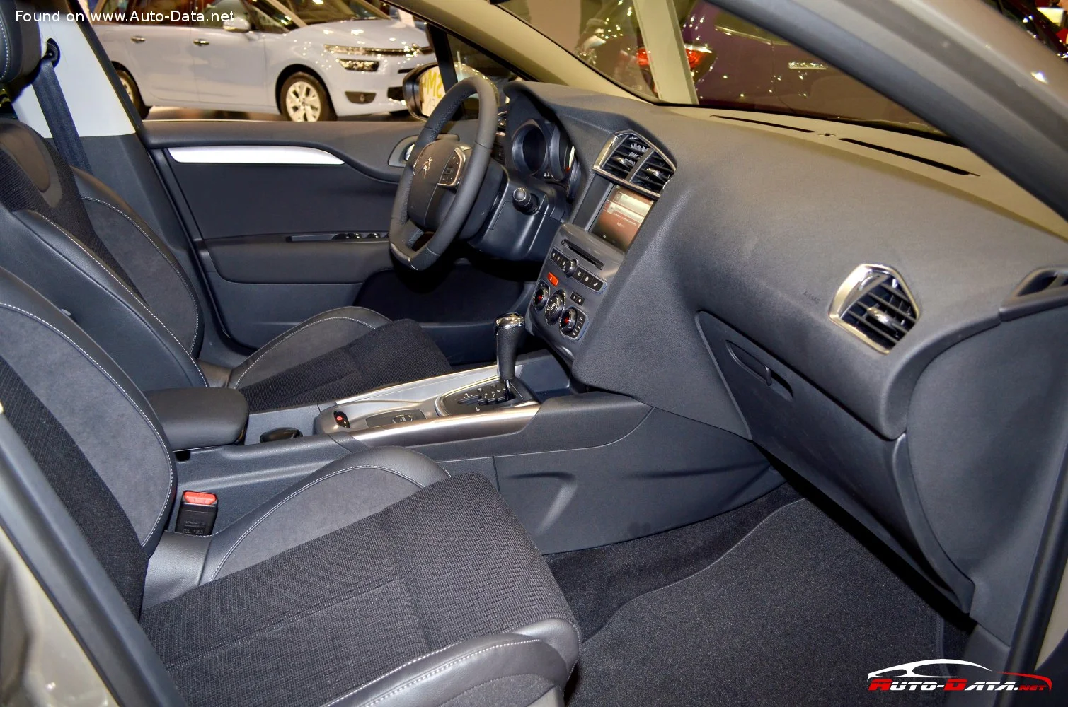 Citroen C4 1.2 PureTech (110 Hp)2015 - 2018 thumbnail 2