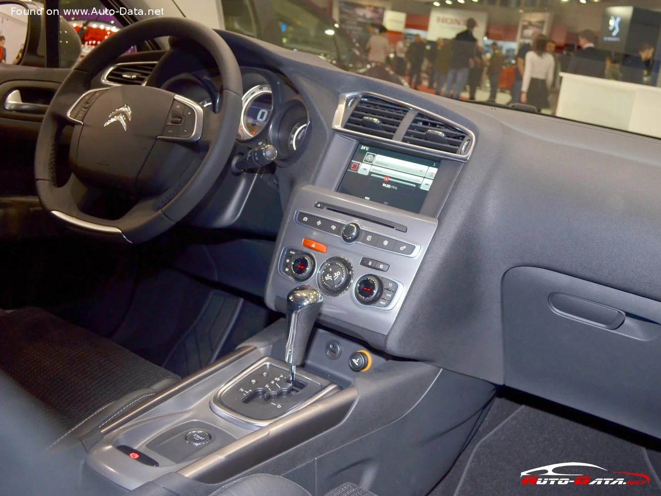 Citroen C4 1.2 PureTech (110 Hp)2015 - 2018 thumbnail 3