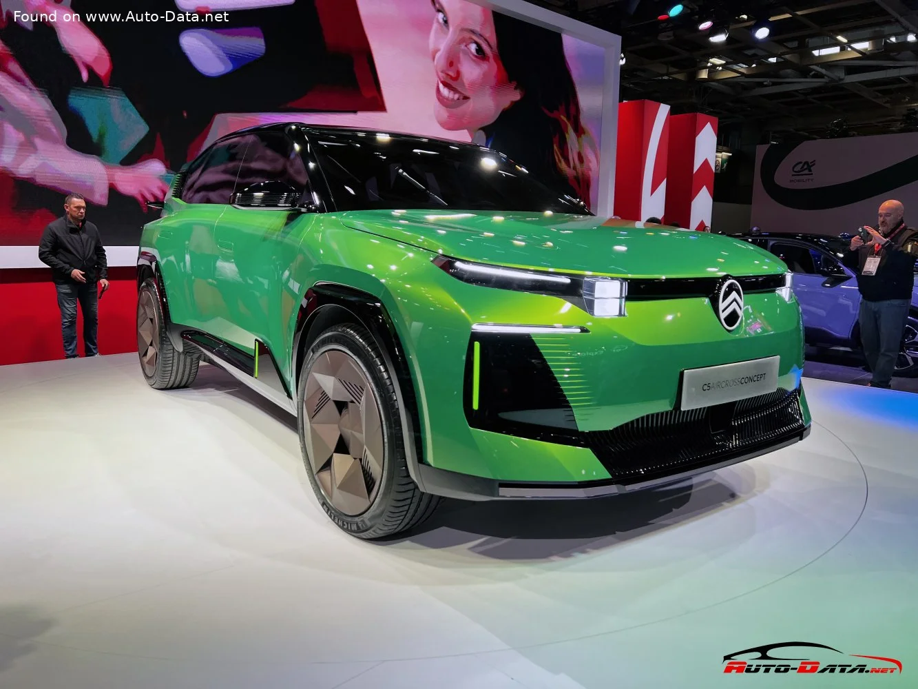 Citroen C5 Aircross Citroen C5 Aircross concept thumbnail 2