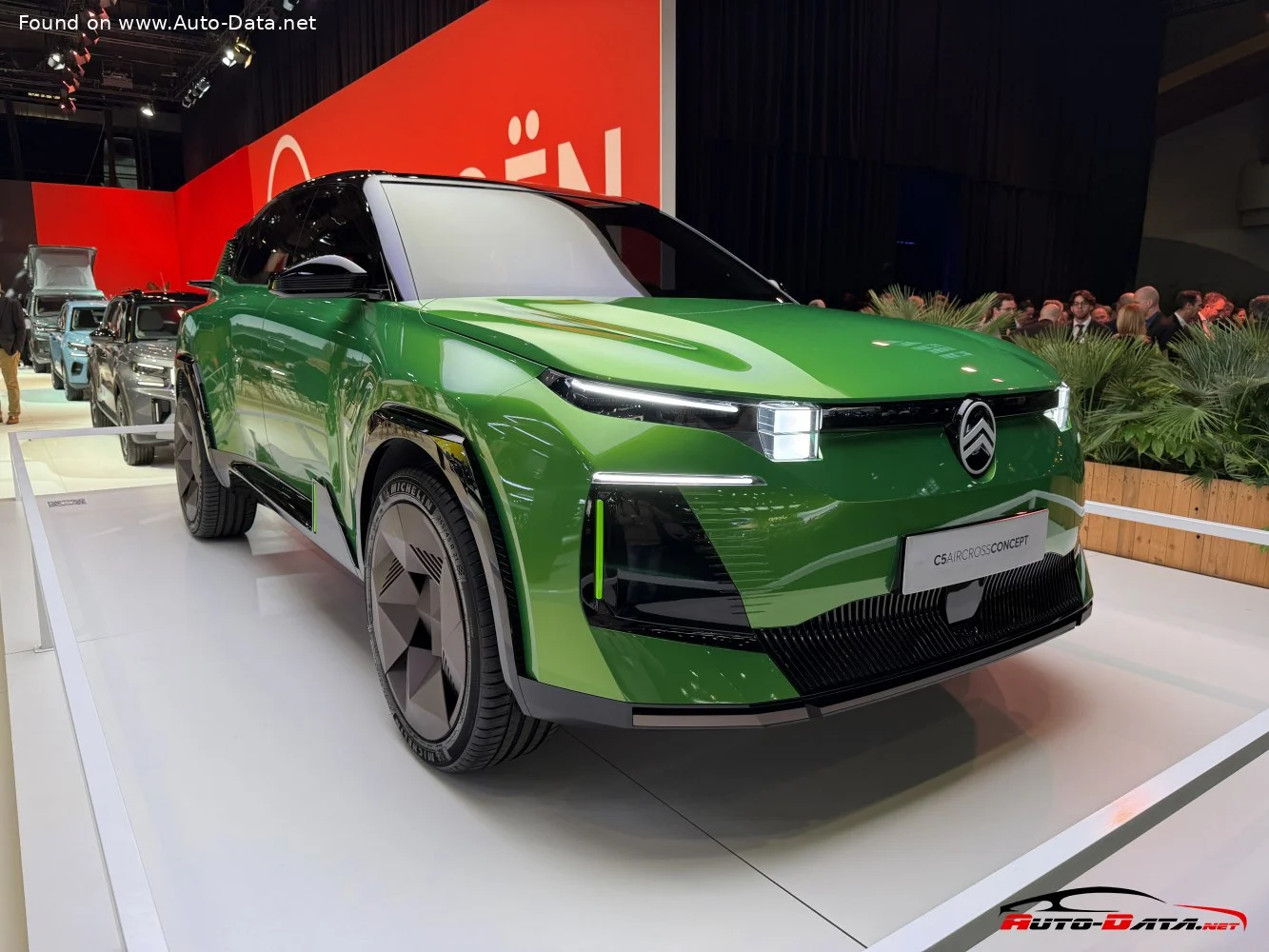 Citroen C5 Aircross Citroen C5 Aircross concept thumbnail 13
