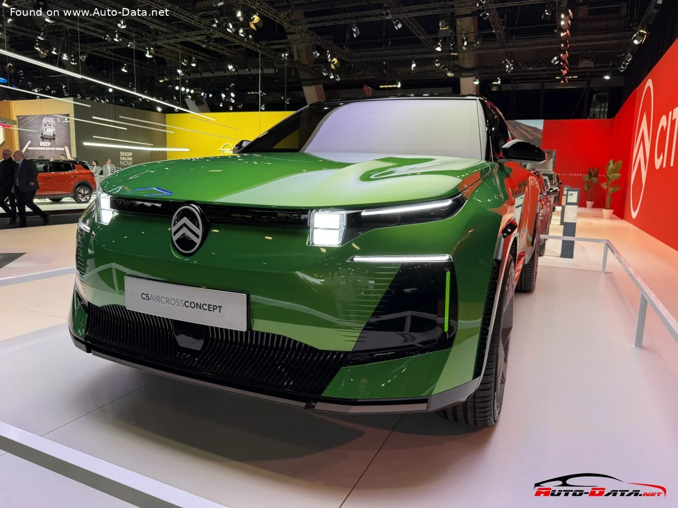 Citroen C5 Aircross Citroen C5 Aircross concept thumbnail 15