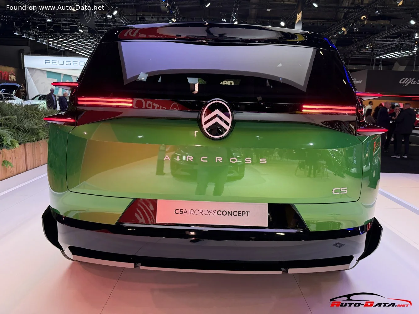 Citroen C5 Aircross Citroen C5 Aircross concept thumbnail 17