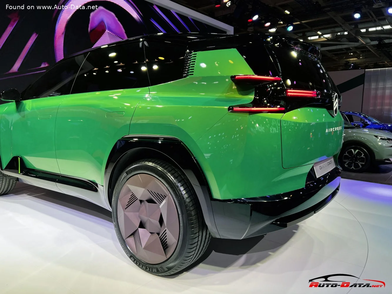 Citroen C5 Aircross Citroen C5 Aircross concept thumbnail 8