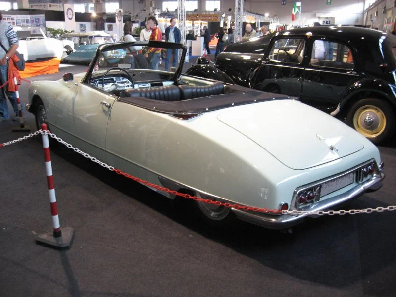 Citroen DS 19 (78 Hp)1960 - 1961 thumbnail 4