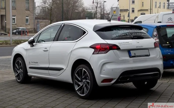 Citroen DS4 1.2 PureTech (130 Hp) Stop&Start2014 - 2015 thumbnail 18