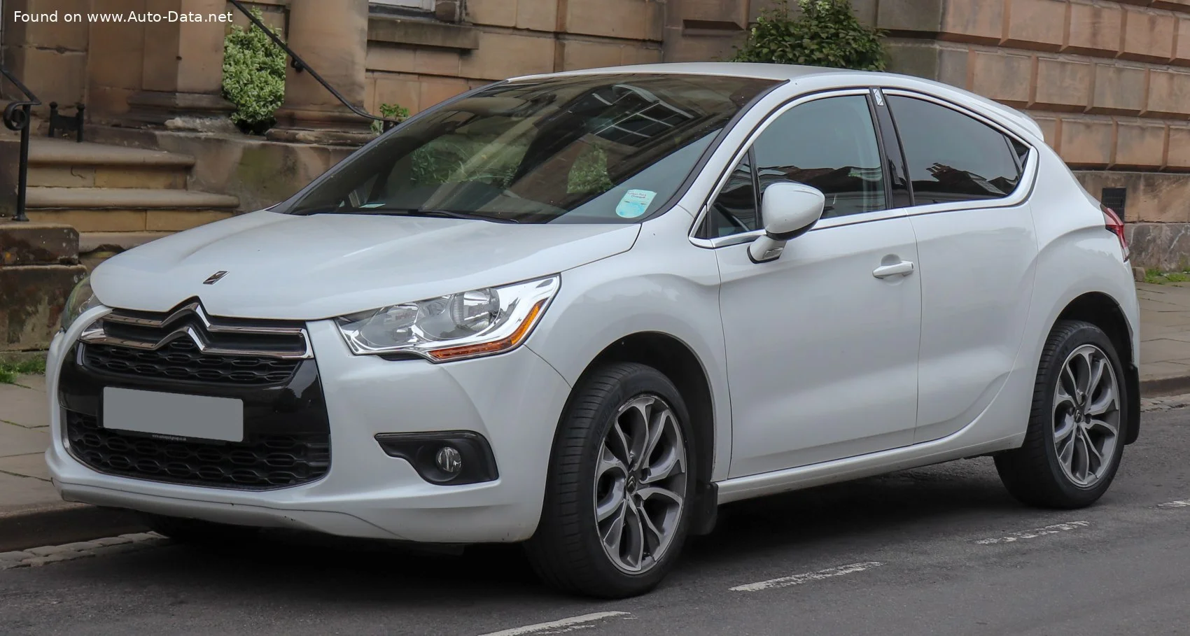 Citroen DS4 1.2 PureTech (130 Hp) Stop&Start2014 - 2015 thumbnail 9