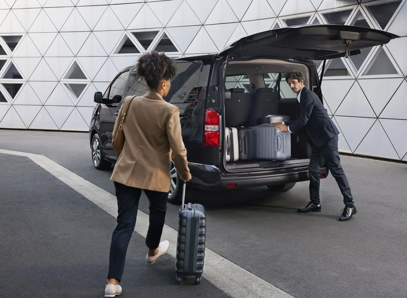 Citroen SpaceTourer 2.0 BlueHDi (177 Hp) Automatic2024 - thumbnail 6