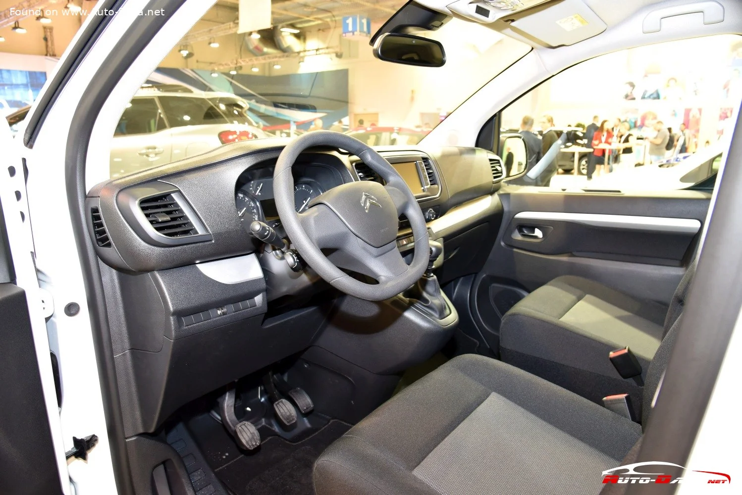 Citroen SpaceTourer 1.5 BlueHDi (120 Hp)2018 - 2021 thumbnail 4