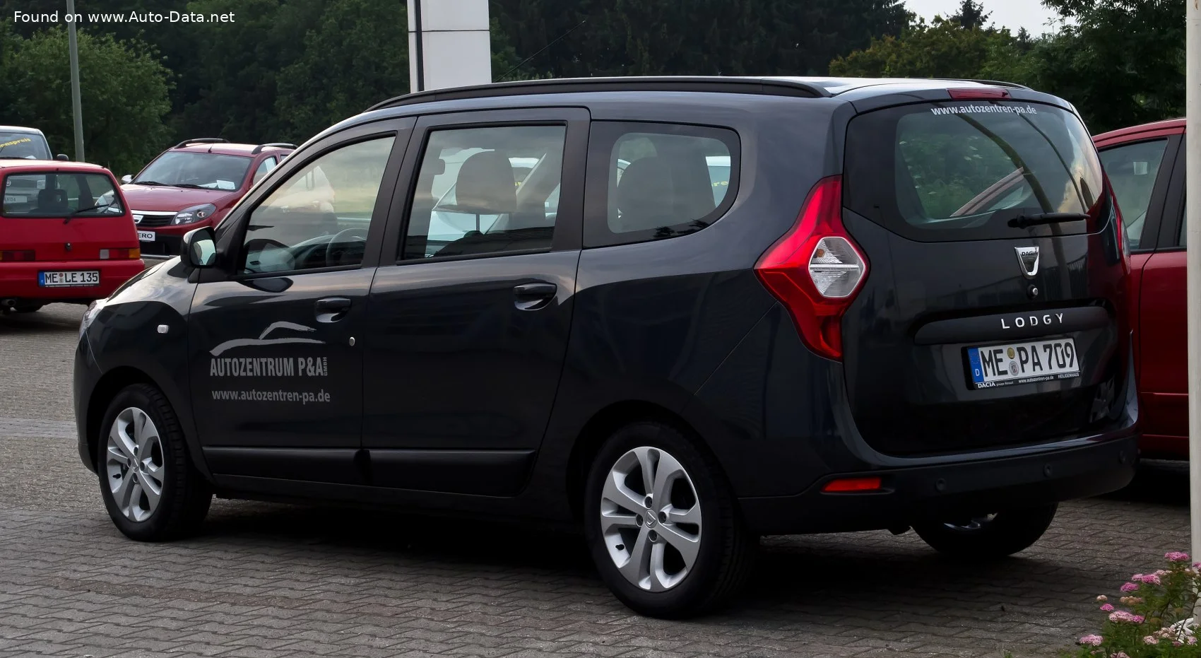 Dacia Lodgy 1.2 TCe (115 Hp)2012 - 2017 thumbnail 2
