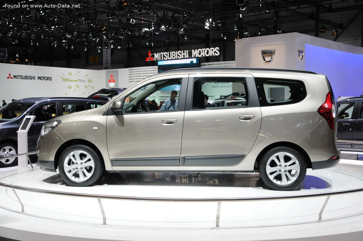 Dacia Lodgy 1.2 TCe (115 Hp)2012 - 2017 thumbnail 4