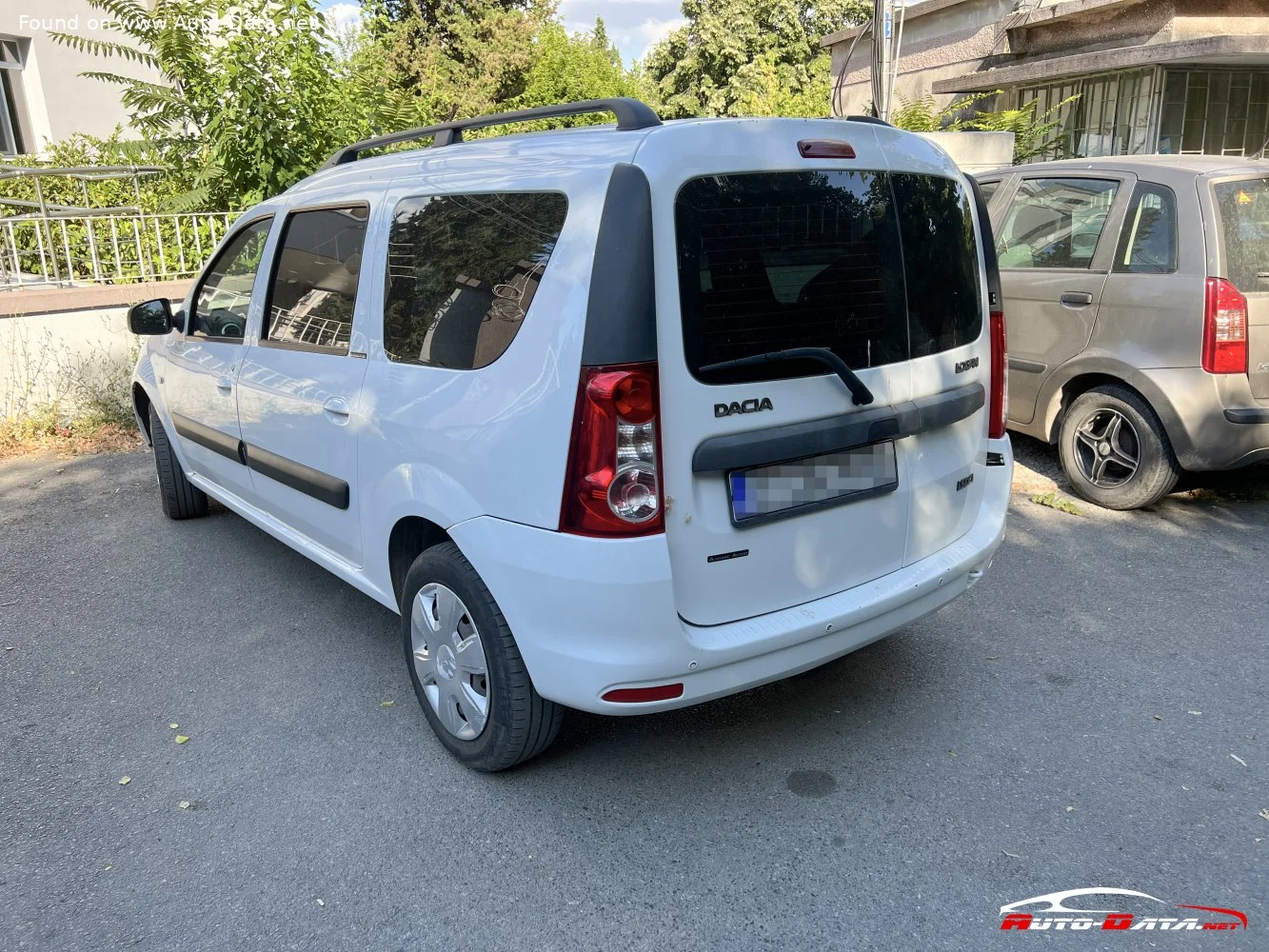 Dacia Logan 1.4 MPI (75 Hp)2008 - 2010 thumbnail 4