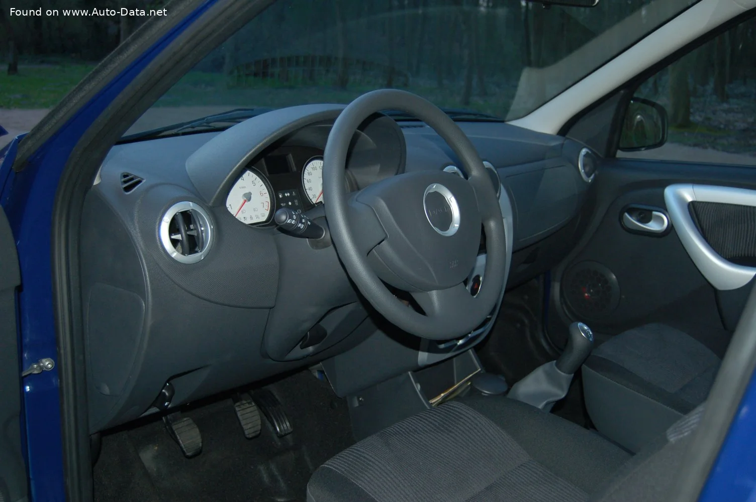 Dacia Logan 1.4 MPI (75 Hp)2008 - 2010 thumbnail 9