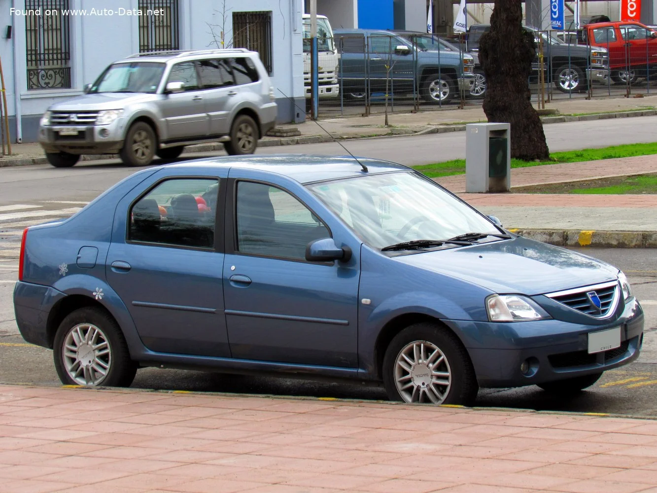 Dacia Logan 1.4 i (75 Hp)2004 - 2008 thumbnail 2