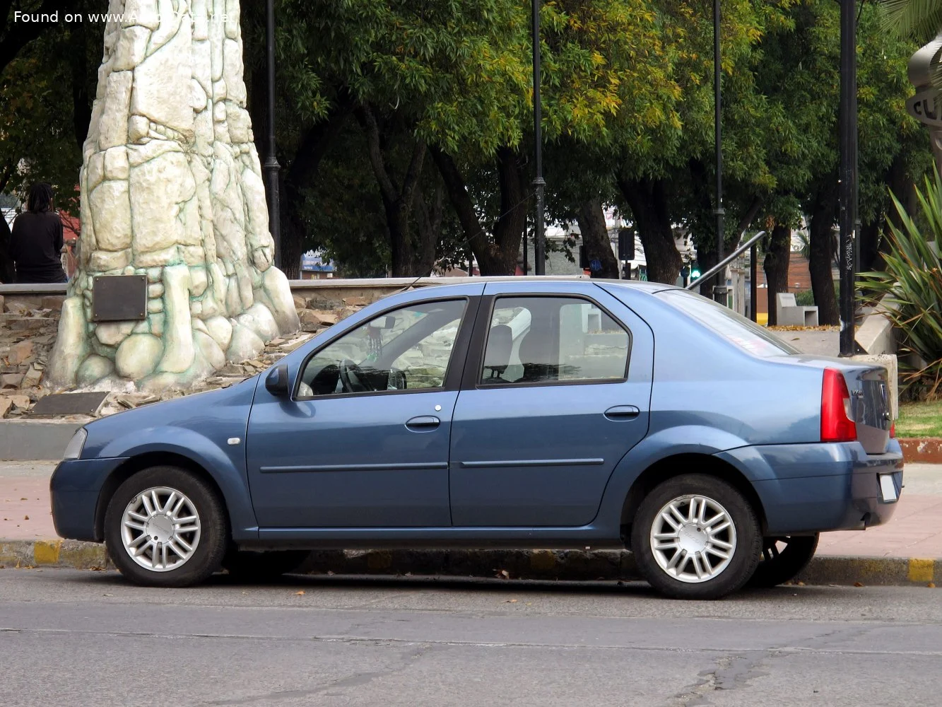 Dacia Logan 1.4 i (75 Hp)2004 - 2008 thumbnail 3