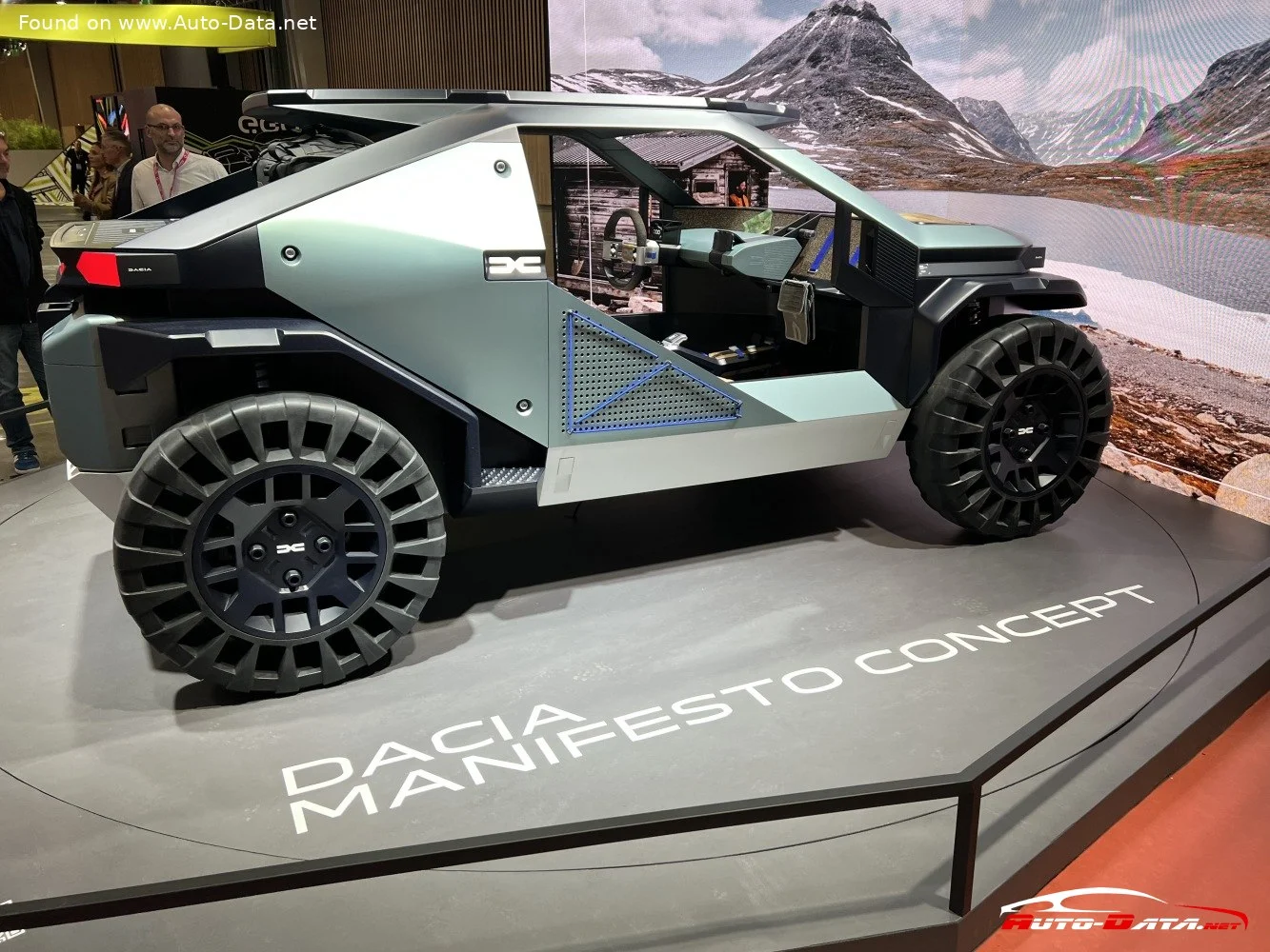 Dacia Manifesto Dacia Manifesto (Concept) thumbnail 3