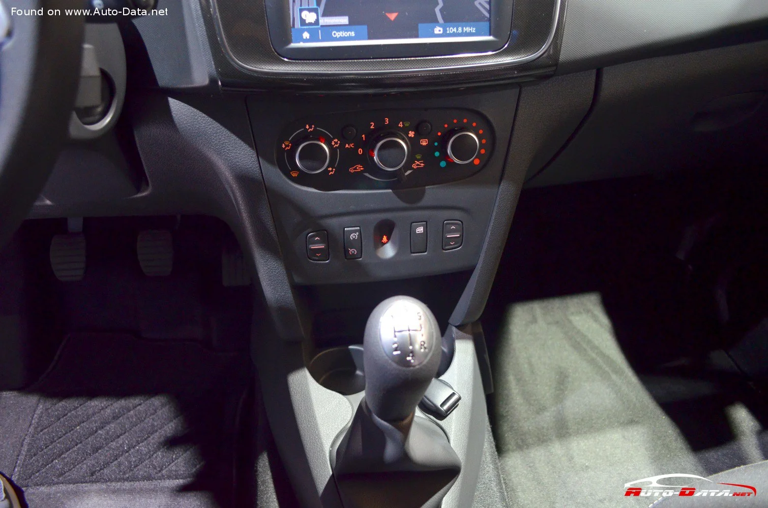 Dacia Sandero 0.9 TCe (90 Hp) LPG Start&Stop2016 - 2020 thumbnail 10