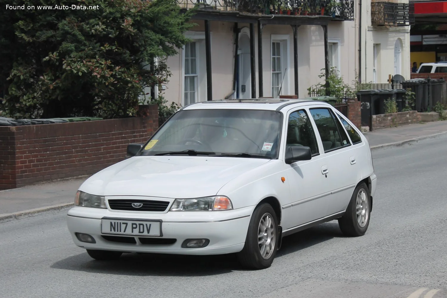 Daewoo Nexia 1.5 i 16V (90 Hp)1995 - 1997 - 1