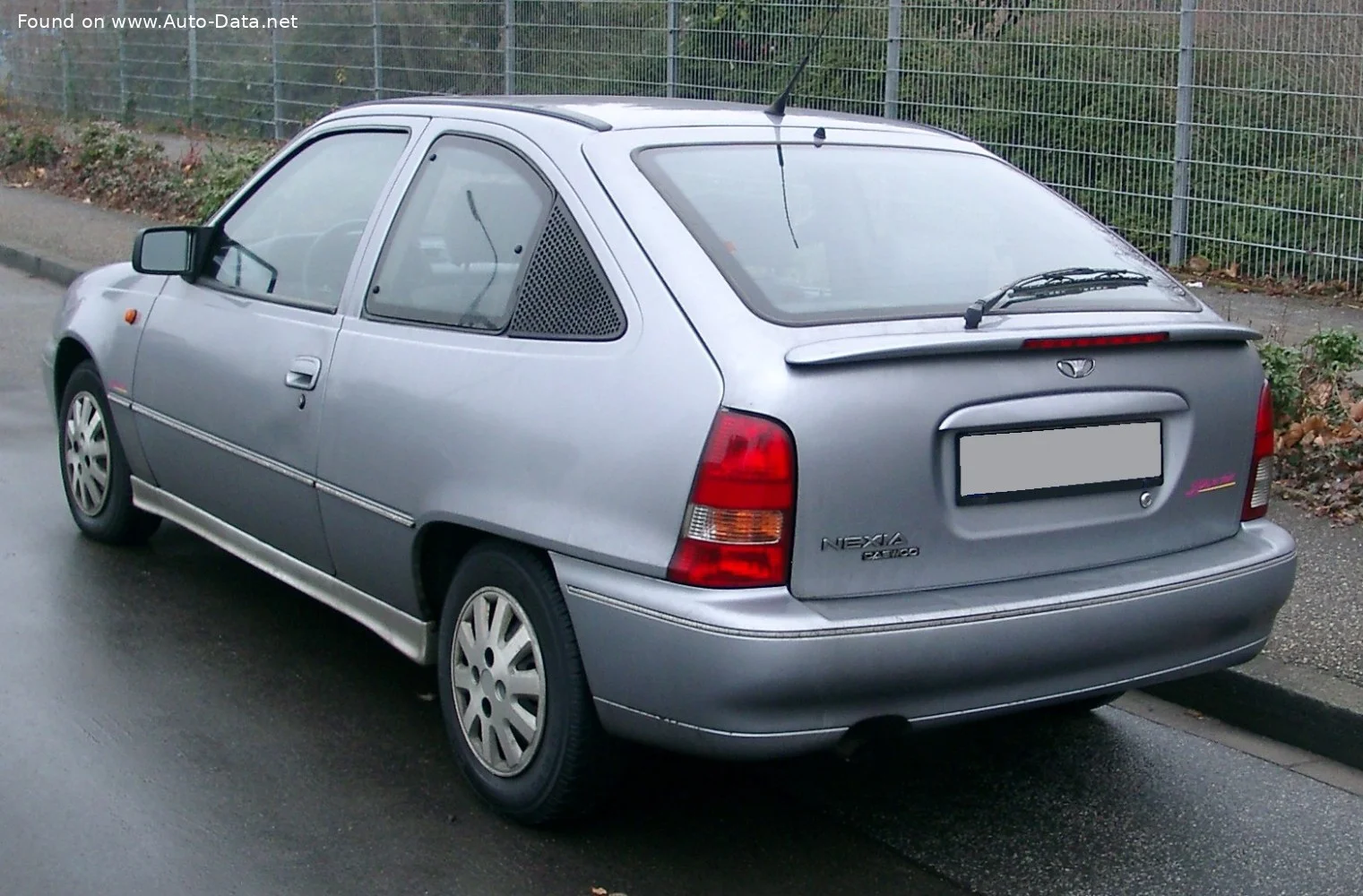 Daewoo Nexia 1.5 i 16V (90 Hp)1995 - 1997 thumbnail 4