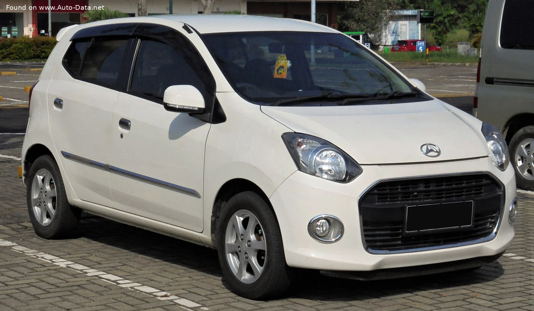 Daihatsu Ayla 1.0 (65 Hp)2012 - 2017 thumbnail 3