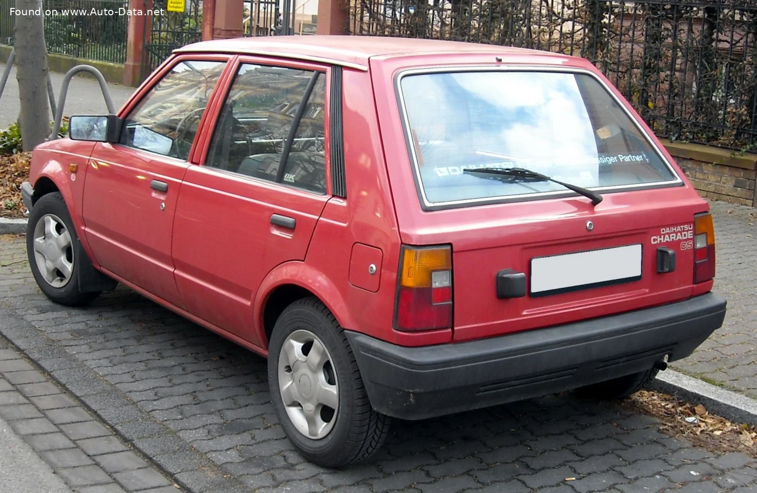 Daihatsu Charade 1.0 D (G30) (37 Hp)1983 - 1987 thumbnail 2