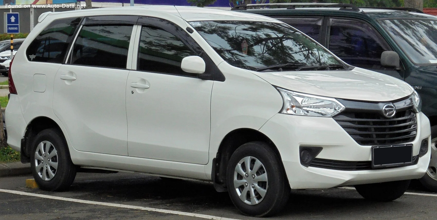 Daihatsu Xenia Daihatsu Xenia II (F650, facelift 2015)