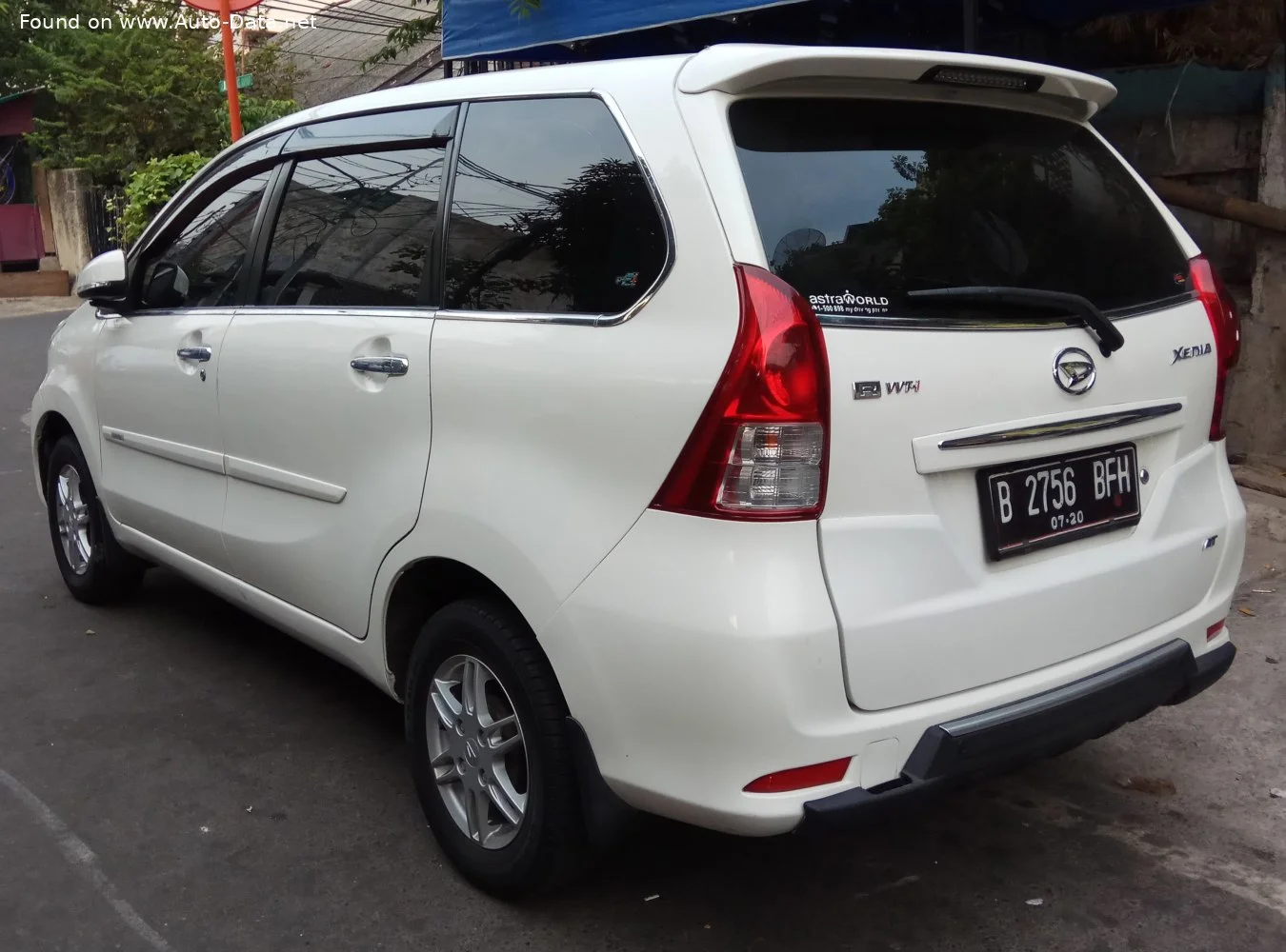 Daihatsu Xenia 1.0 (63 Hp)2011 - 2015 thumbnail 3
